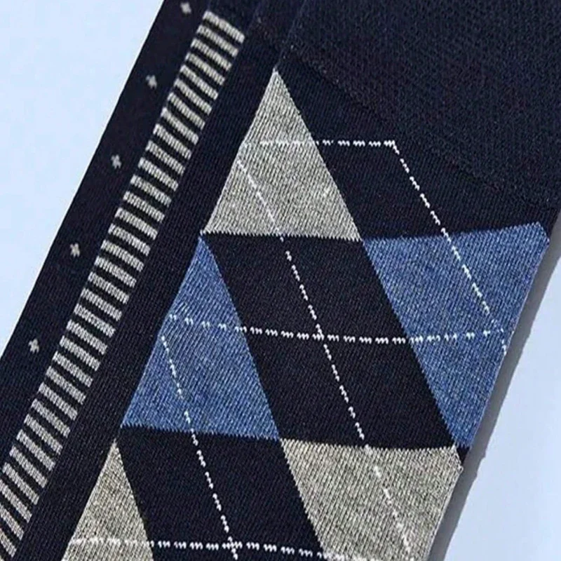 5/10 أزواج الرجال المعين الأزرق الأعمال منتصف جوارب أنبوبية المضادة للرائحة امتصاص العرق مريحة للتنفس كل موسم الجوارب غير رسمية