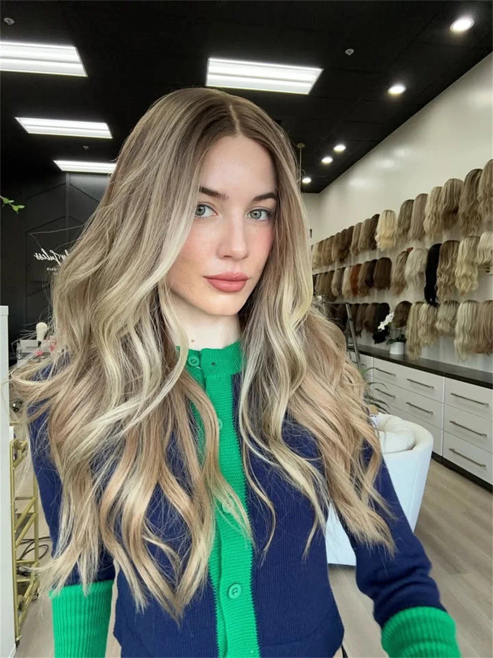 26 Inch Ombre Balayagle Highlight Blonde Wig High Heat Synthetic Lace Front Wig Long Wavy Cosplay Daily Party Use Wear&Go 13x4