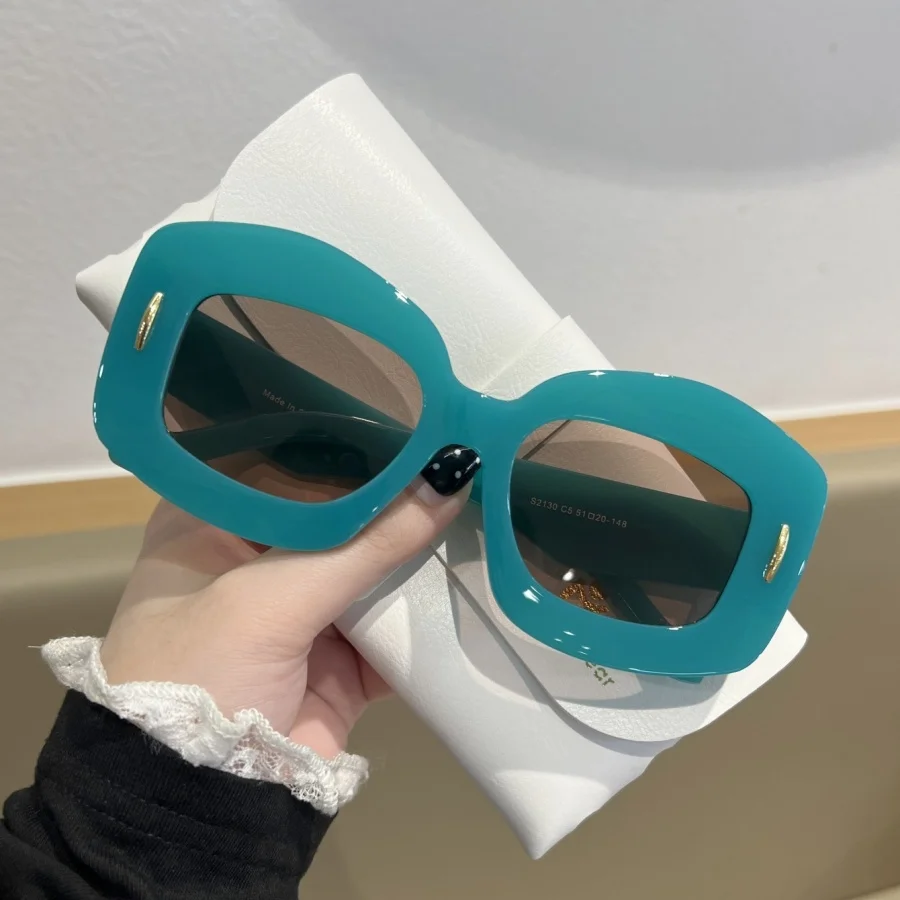 1 قطعة نظارات الموضة النسائية الجديدة إطار سميك أسود تصميم غير منتظم ملتوي عصري أنيق زينة عيد الميلاد الجمعة السوداء يوميا #1