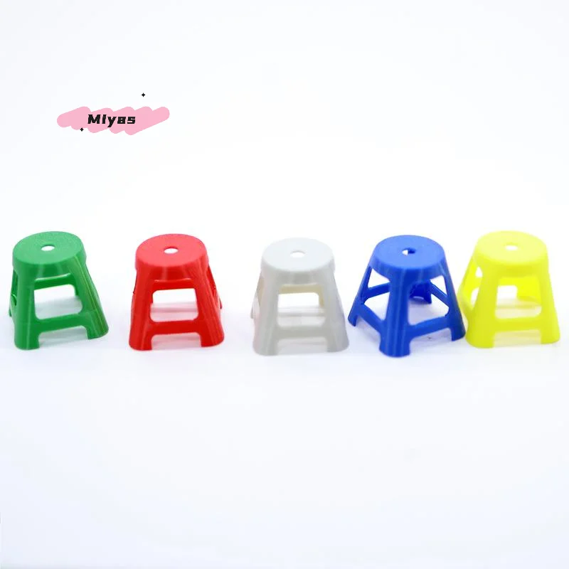5 個ミニチュアプラスチックスツール小さな椅子モデルセット 1/12 スケールドールハウス家具ドールハウスの装飾ごっこ遊びおもちゃ