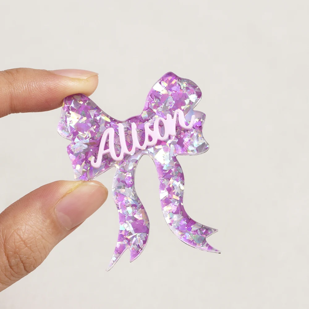 قطعة واحدة من مشبك الشعر PMMA المخصص - ملحق القوس والاسم الشخصي |   هدية فريدة من نوعها لطيفة منقوشة بالليزر للمراهقين للاستخدام اليومي