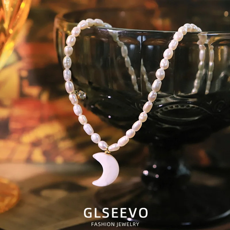 Natural Pearl Moon Necklace, A Versatile Clavicle Chain Women
