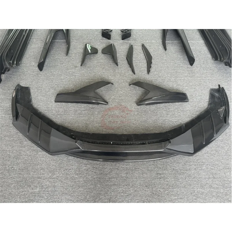 

Комплект обвеса M-стиль из карбона для Lamborghini Huracan LP580 LP610: передний сплиттер, боковые юбки, задний спойлер