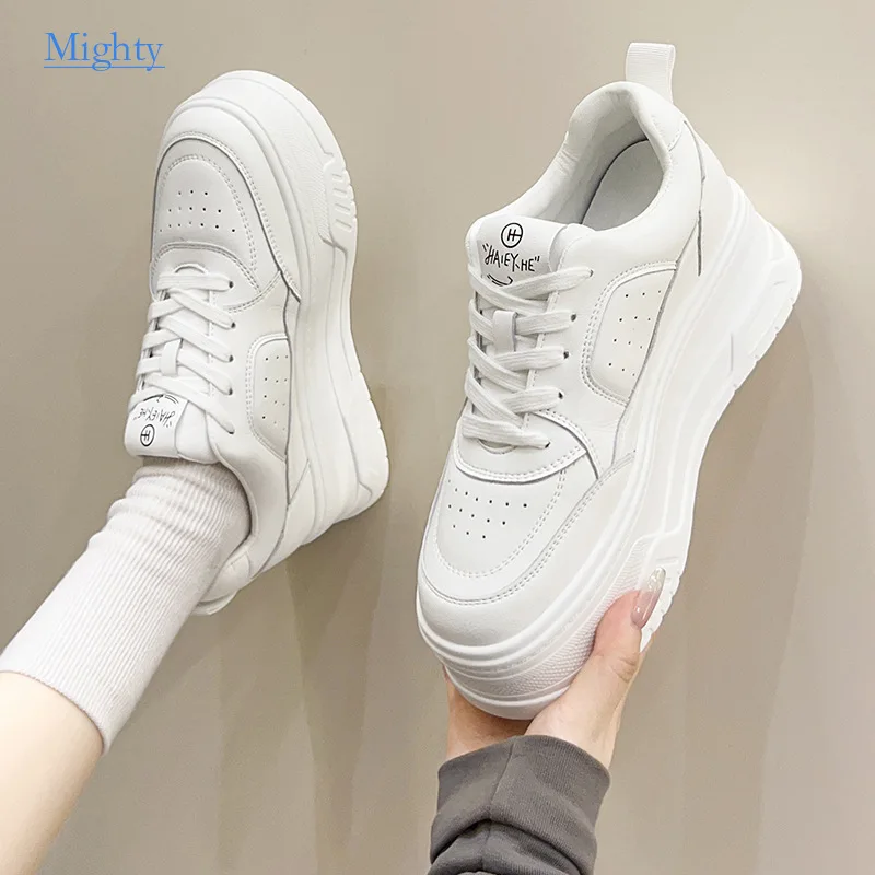 

2024 Flat Women Platform Pumps Shoes Increase Muffin Thick Sole Small White Leather Match Light Sports Casual Women's Sneakers