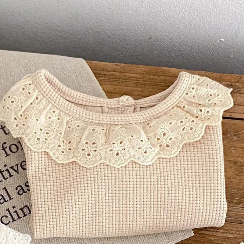 Autumn new baby clothing, 0.3 year old baby girl T-shirt with waffle lace collar top, clear color long sleeved base shirt