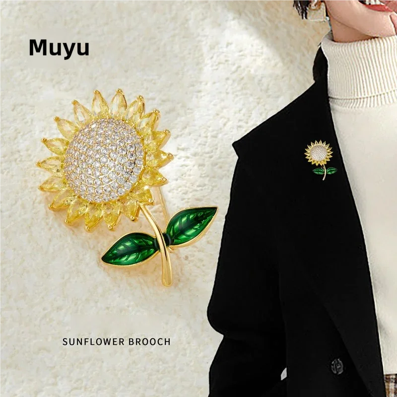 New model wins first place with sunflower brooch