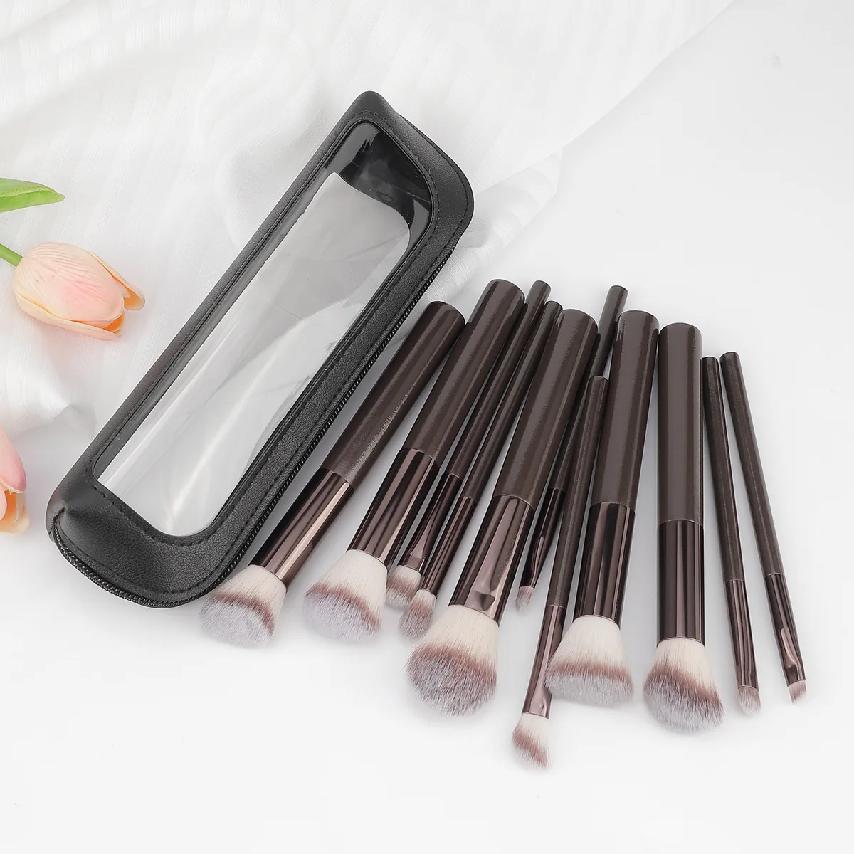 プロフェッショナル11本メイクブラシセット ファンデーション コンシーラー アイシャドウ チーク カブキブラシ ヴィーガン クルエルティフリー ビューティーツール