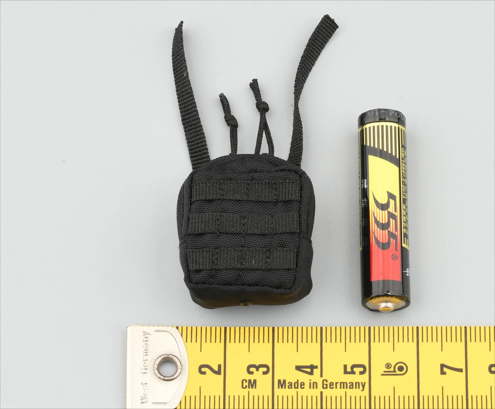 

Square Bag Model for DAMTOYS 78103S RUSSIAN MVD 1/6 Scale Figure