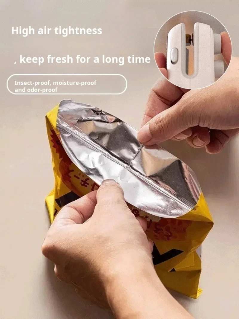 Small household portable snacks hand pressure sealer plastic bag sealer mini sealer vacuum sealer Charging Sealing Machine