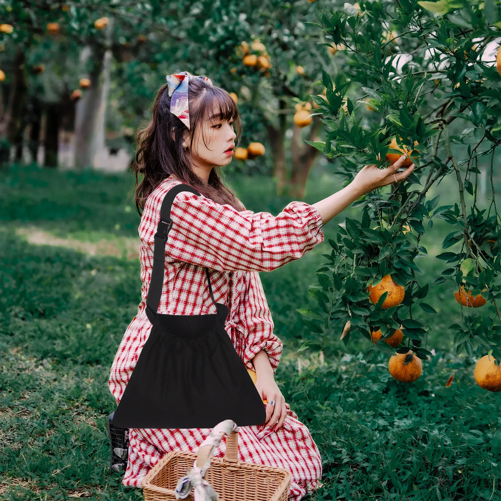 Adjustable Canvas Orchard Picking Apron for Fruit, Vegetable & Mushroom Foraging, Garden Harvest Storage