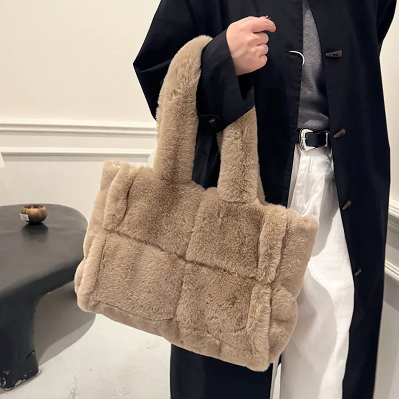 

Fashion winter bags women's plush bag female luxury fur bag large capacity totes shoulder bags handbags soft purses sac fourrure