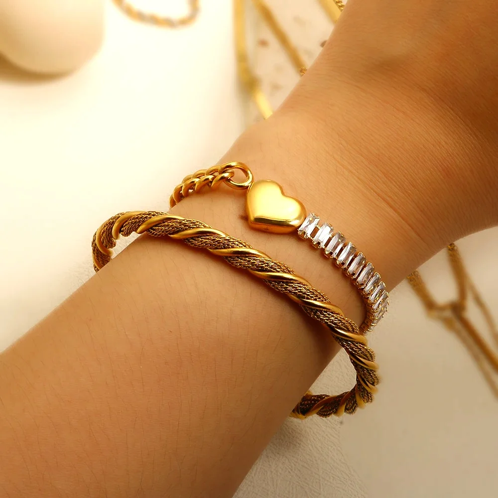 

Stainless Steel Heart-shaped Ladies Elegant Bracelet For Women Crystal Bangle