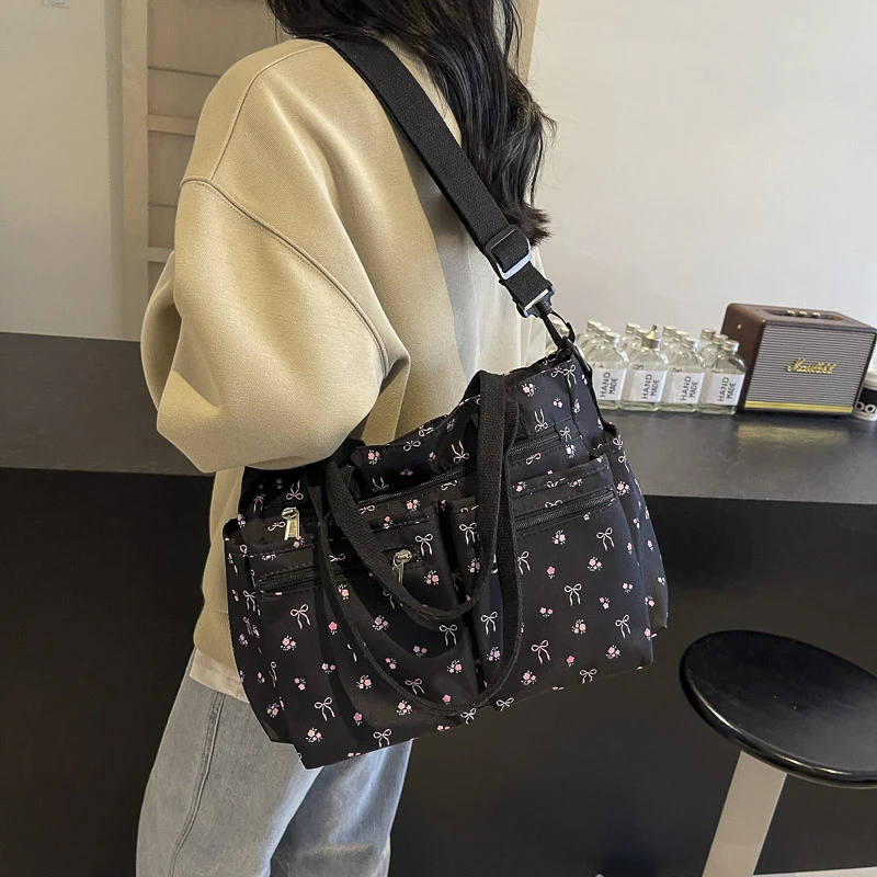 المرأة مترهل حقيبة يد حزام قابل للتعديل اليومية التنقل حقيبة متعددة جيوب حقيبة كتف الموضة التطريز الحب حقيبة العمل