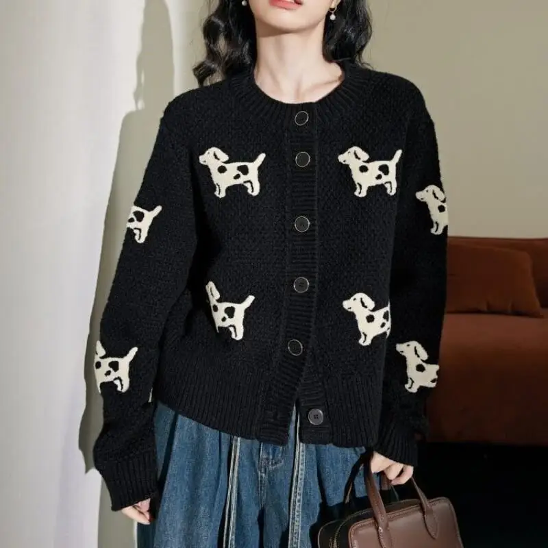 

Женский кардиган Kuose Black Dog, новинка 2024, осенне-зимний вязаный свитер, короткое пальто, верхняя повседневная одежда, модная верхняя одежда, милая каваи