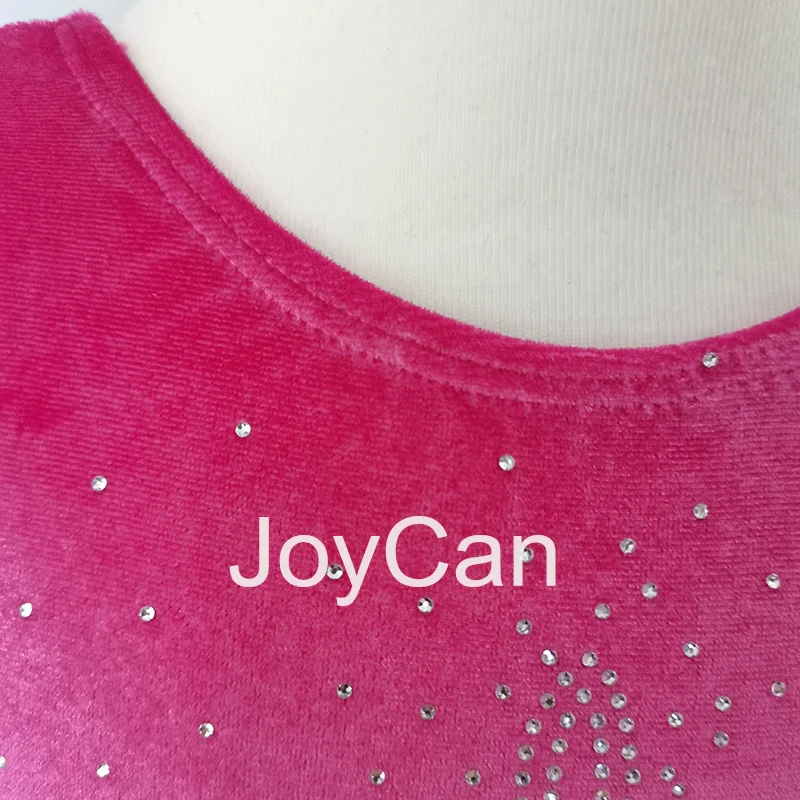 Joycan ชุดเดรสสำหรับใส่เล่นสเก็ตน้ำแข็งสำหรับเด็กผู้หญิงสีชมพูผ้าสแปนเด็กซ์ยืดหยุ่นได้ชุดเต้นรำแข่งขันผ้ากำมะหยี่ออกแบบได้ตามต้องการ