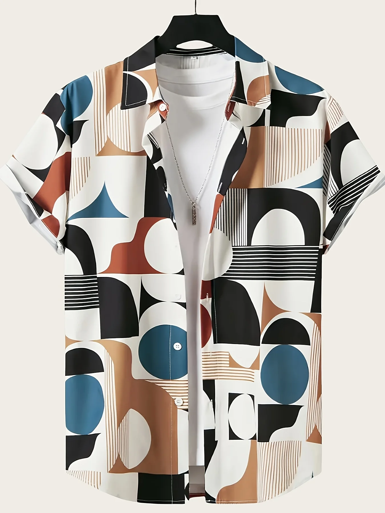 يتميز القميص الرجالي الجديد بأكمام قصيرة لصيف 2025 بطباعة كاجوال عصرية ومريحة وناعمة ثلاثية الأبعاد