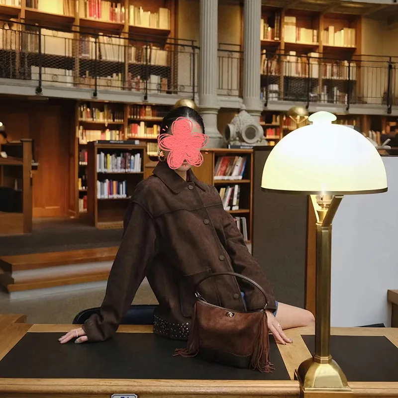 【هدية مجانية】2025 سترة كلاسيكية لخريف وشتاء فرنسية-إيطالية مرصعة بكتف منسدل فضفاضة من جلد الغزال #3