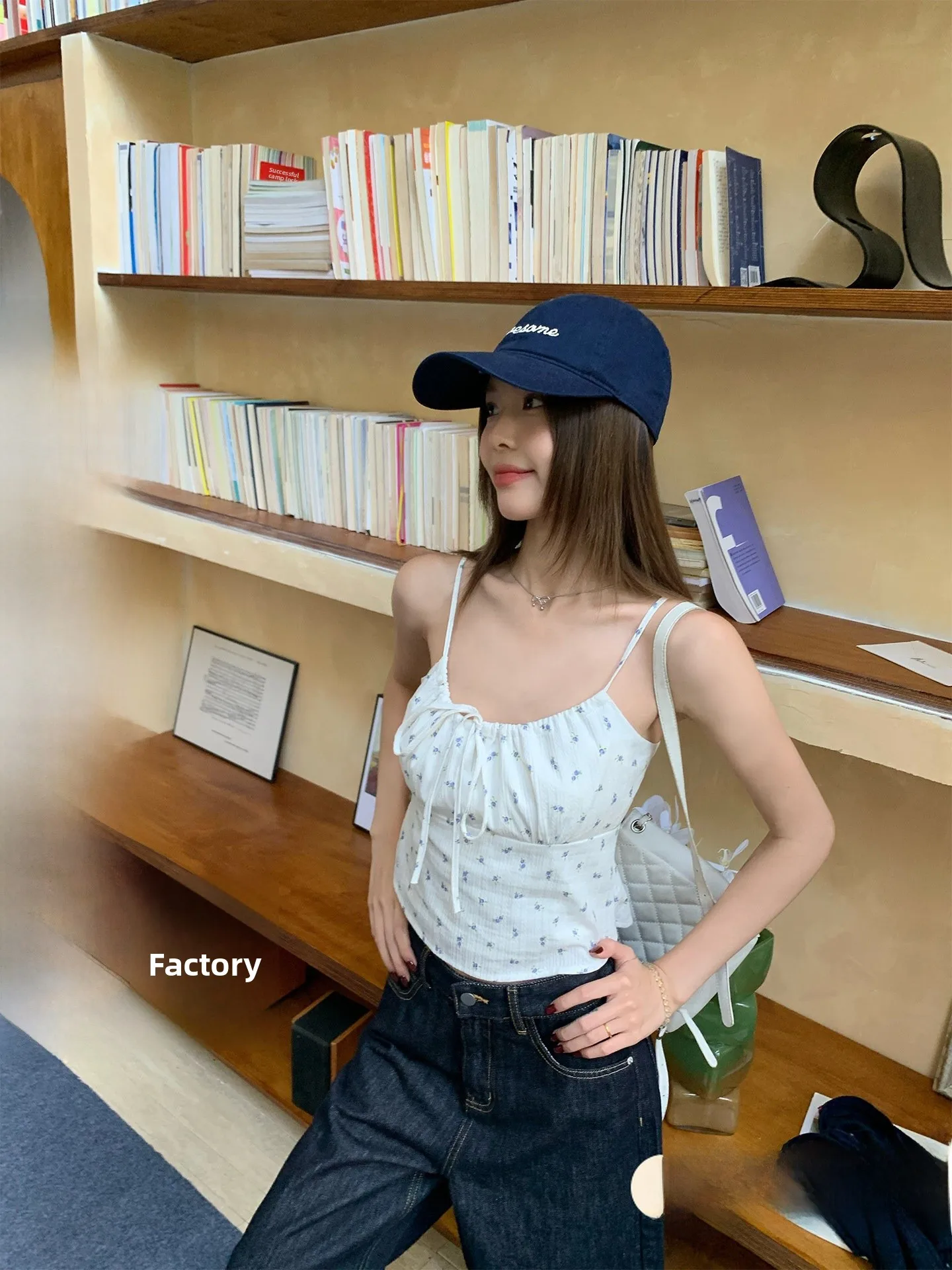 

Женский укороченный топ Song Zhengen с белым цветочным принтом, облегающий, в корейском стиле, для ношения под одеждой