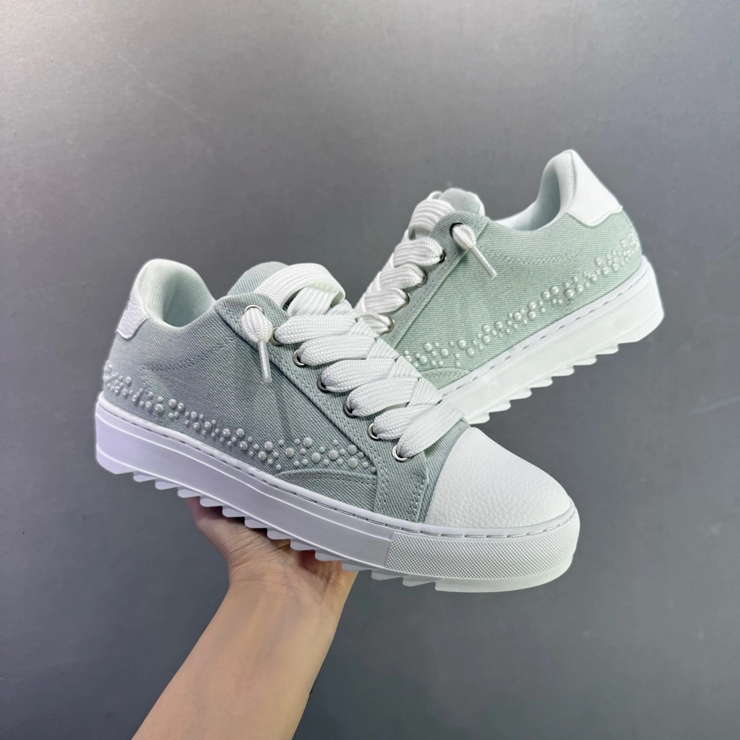 Brand on Sale Canvas Casual Sneakers Versatile Flat Shoes Women's Low-Cut Lace-Up White Sneakers Unisex Style, Best Holiday Gift