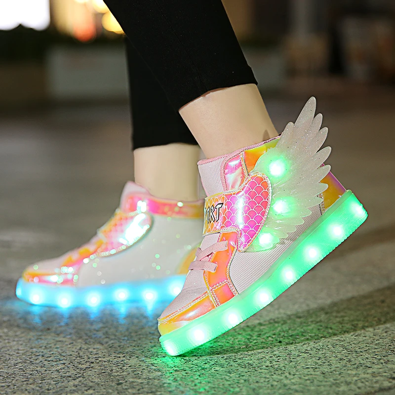 

Summer Pink Winged Light-Up Sneakers for Girls: 7-Color Flashing Shoes for Kids and Students