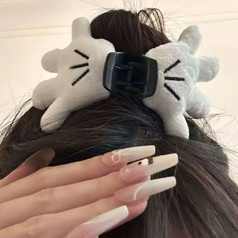 

1pc White Fluffy Three-dimensional Palm Hair Clip Exaggerated Cute Fluffy Hairpin Hair Accessory Head Accessory Gift Hair Grab