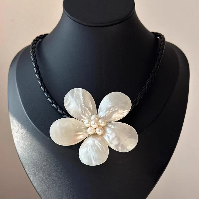 Nature white sea Shell flower necklace handmake necklace women's jewelry party