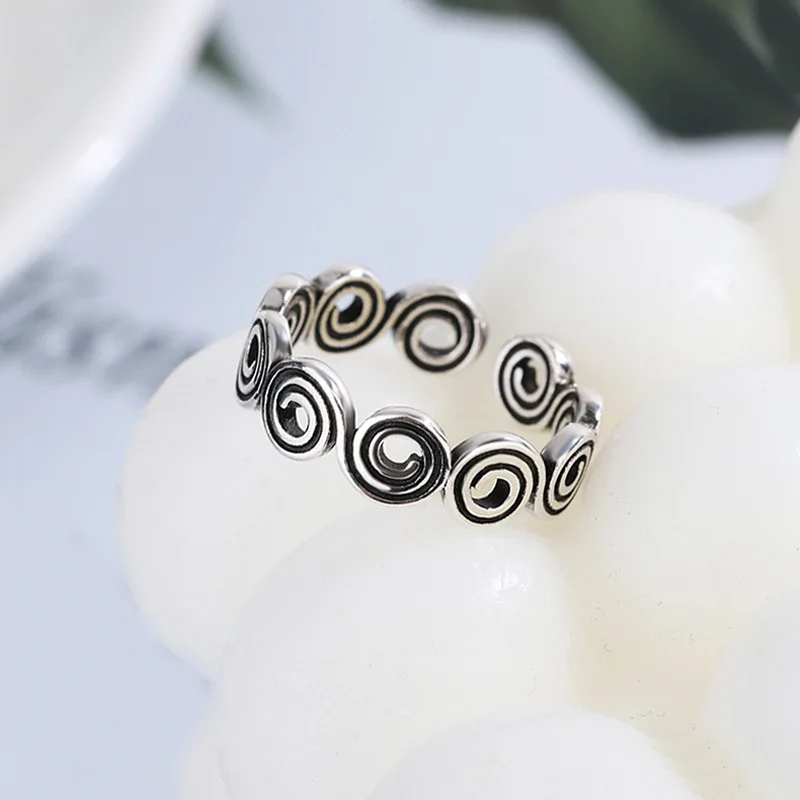 Retro distressed spiral ring fashionable temperament personality trendy ladies cool style open ring