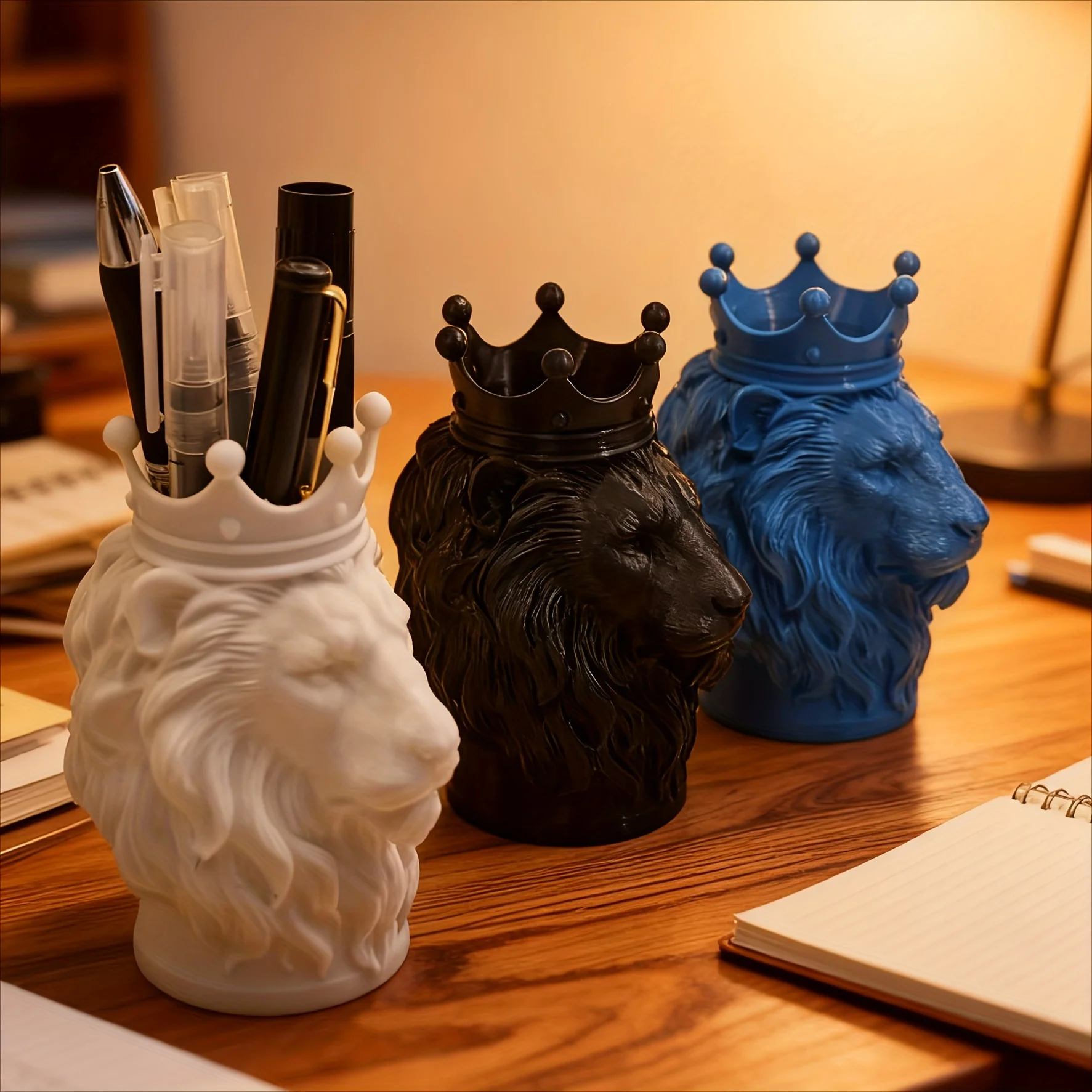 1-Piece Crown Lion-Shaped Pen Holder Ornament, 3D Printed Nordic Style Fortune-Attracting Crown Lion Pen Holder Storage Craft Ornament, Office Desk Decoration