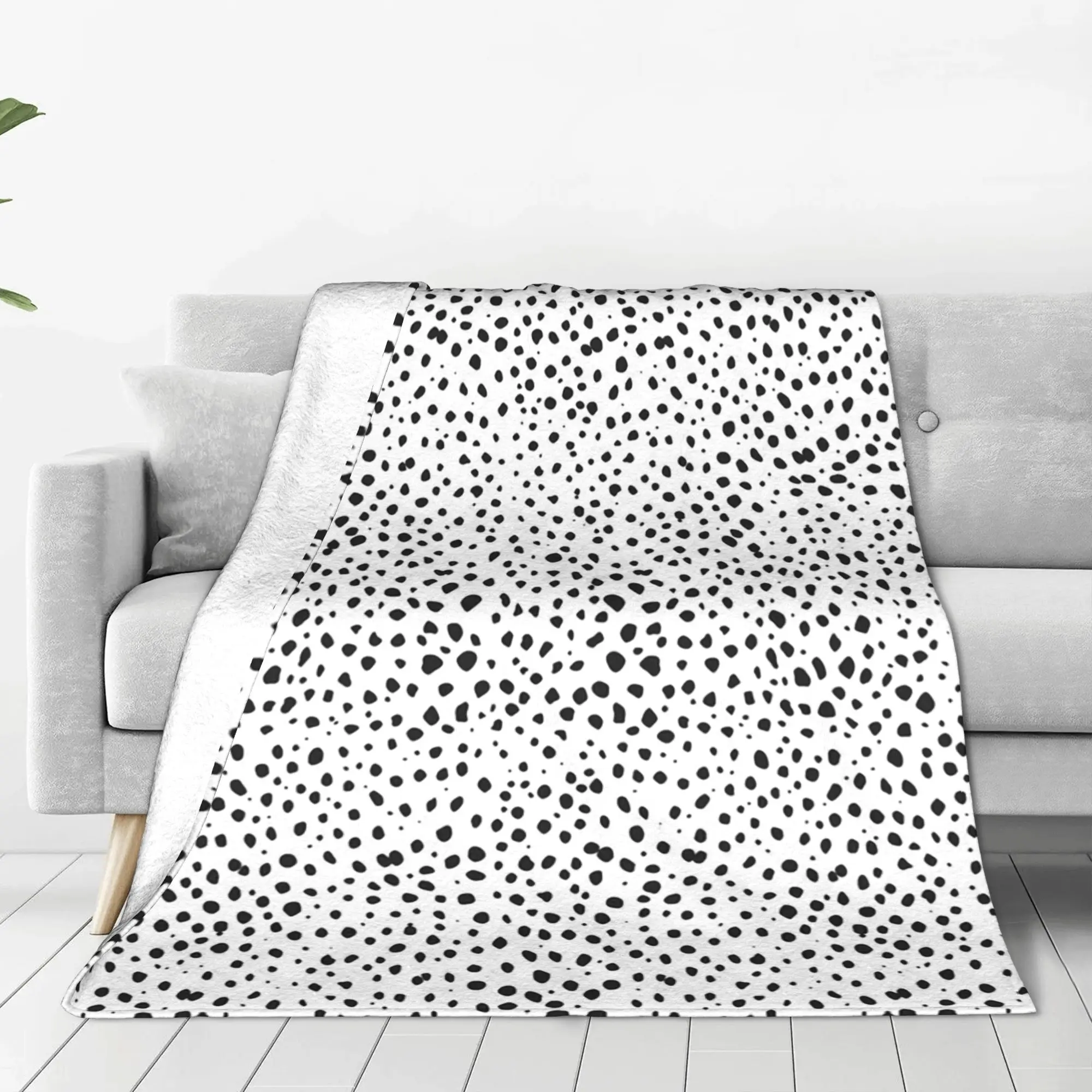 Dalmatian Spots Black and White Polka Dots Blanket Breathable Fleece Sofa Throw Blanket for Home Bedroom Outdoor Quilt