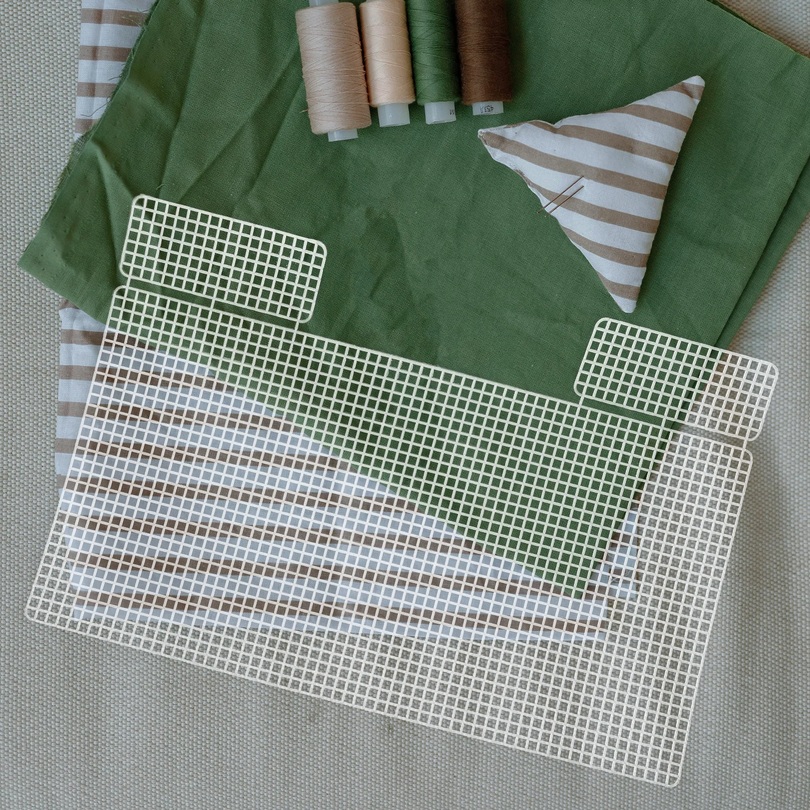 

4Pcs Plastic Mesh Sheets Thick Craft Grid for DIY Bag Making Crochet Mesh Fabric Small Hole Sturdy Material for Handmade Pouches