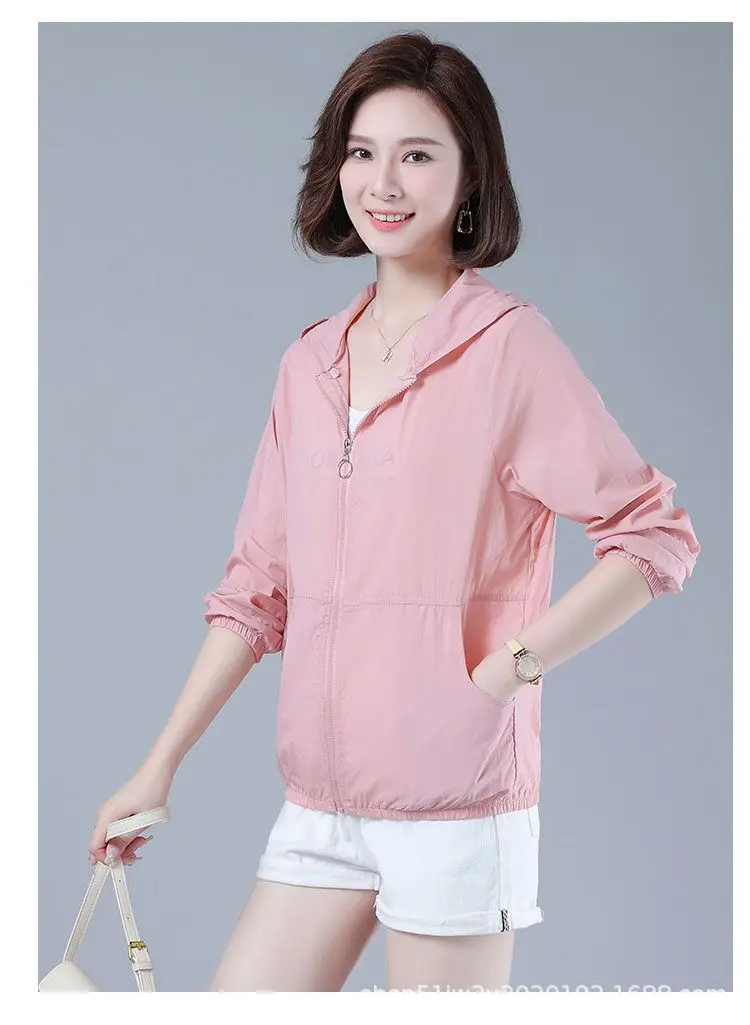 Vêtements de protection solaire pour femmes, veste fine, vêtements de protection solaire, soie glacée, respirant, grande taille, Cardigan pour mère d'âge moyen, été 2025