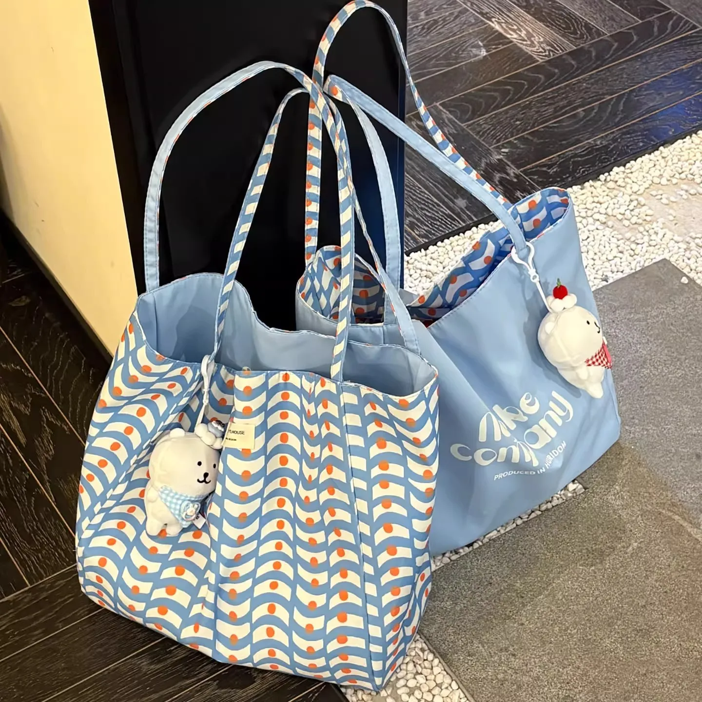 

Reversible Wave Pattern Canvas Tote Bag, Large Capacity Shoulder Purse for Women, Casual Lazy Style Handbag for Work Commute