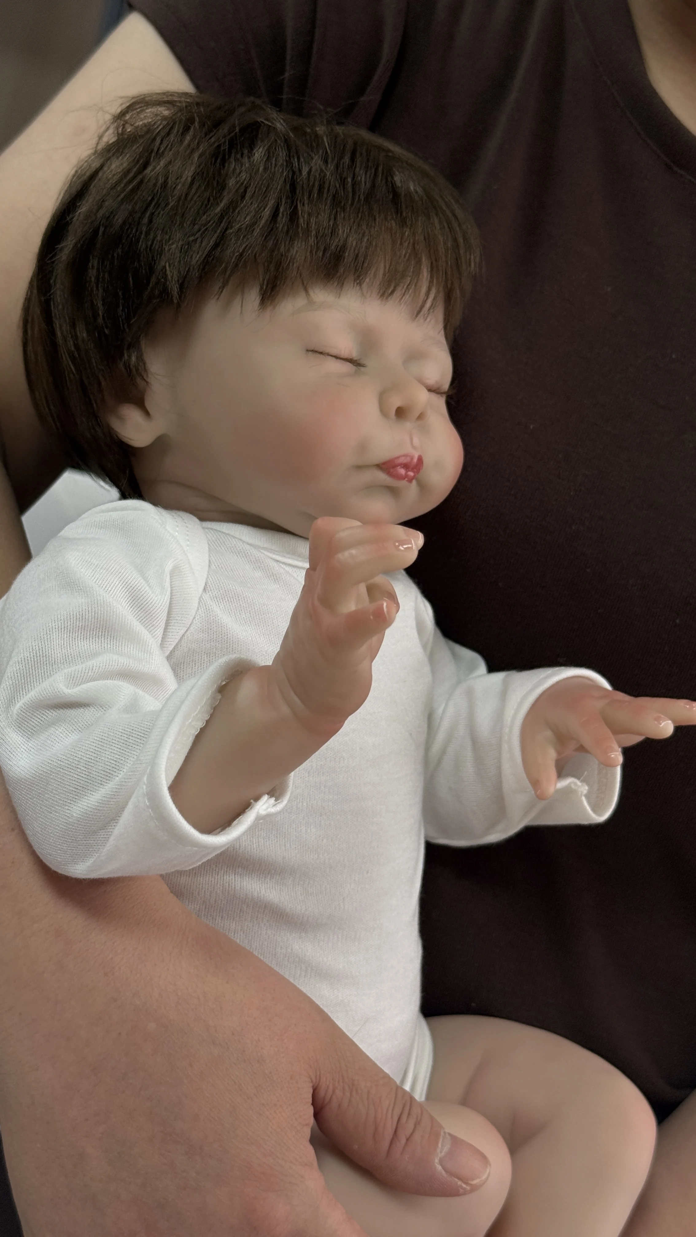 muneca-coleccionable-de-arte-bebe-reborn-christopher-de-48-cm-hecha-a-mano-realista-con-pintura-3d-en-la-piel-con-venas-visibles-y-cabello-implantado