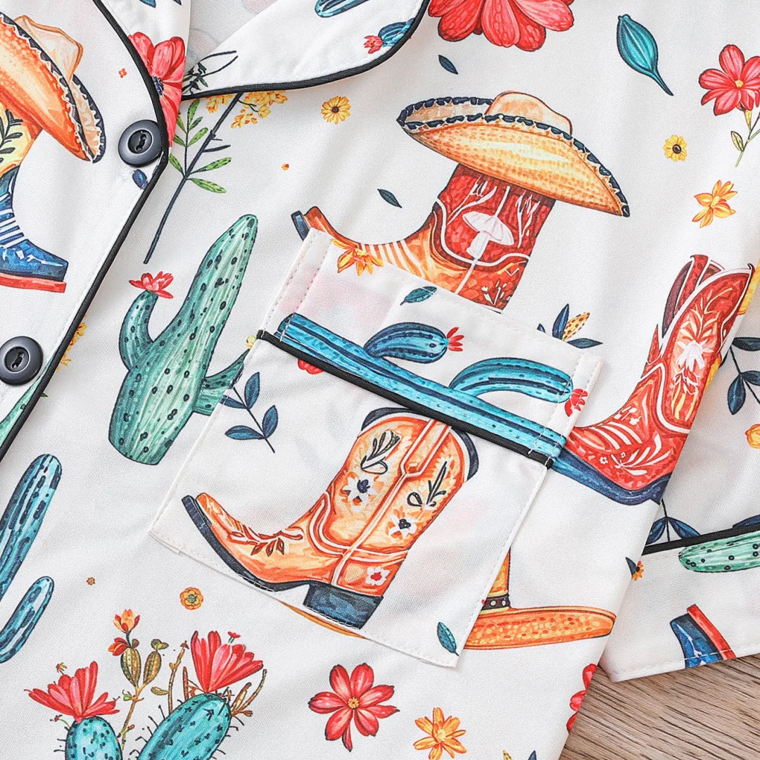 Set Piyama Wanita Putih Piyama Bermotif Tema Kaktus Koboi dengan Kerah Lengan Pendek dan Celana Pendek Hadiah Natal