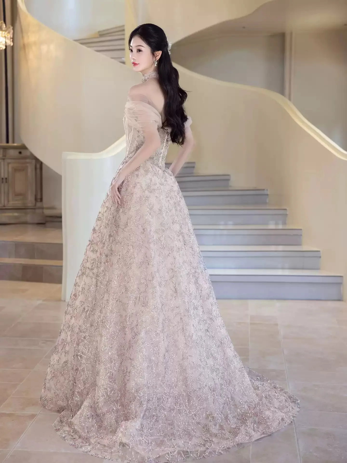 فستان سهرة لافتة للنظر ترتر لامع مزين بالزهور قبالة الكتف فساتين حفلات عالية الخصر