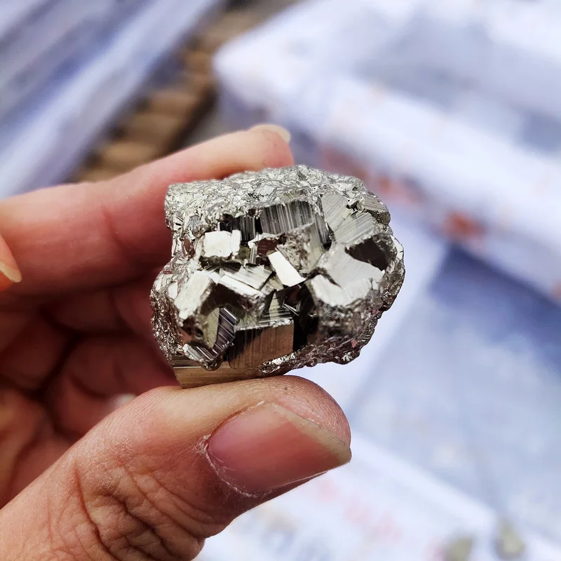 1PCS Natural Stone Raw Pyrite And Minerals Crystal Decoration Nugget Pyrite Irregular Healing Energy Crystals Specimen Decor