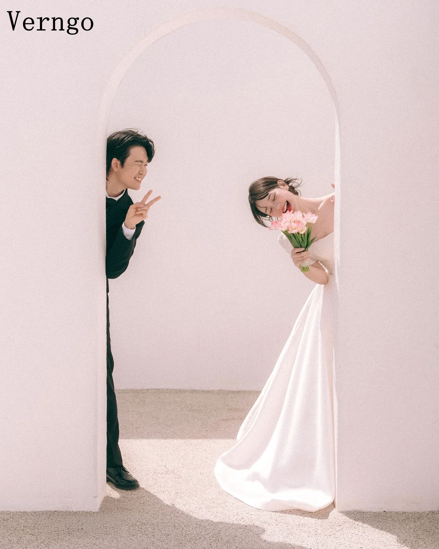 Verngo – robe de mariée élégante en Satin, col carré, manches courtes, ligne A, Simple, plissée, personnalisée