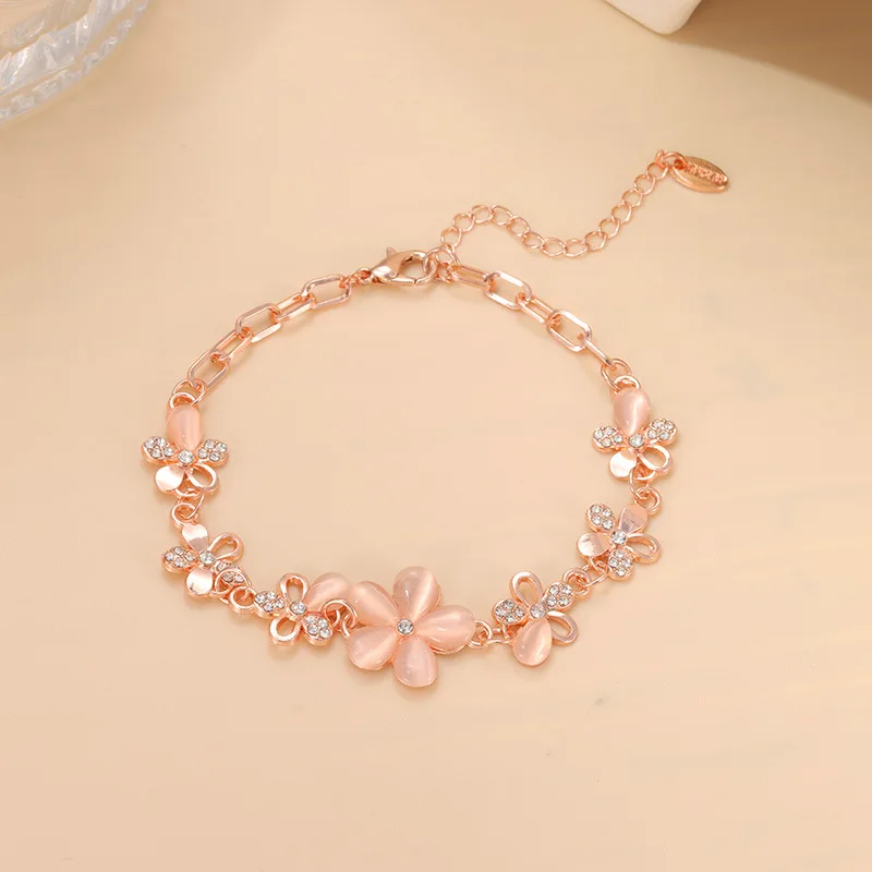 Charm Pink Petal Bracelet For Women Finesse Jewellery Flower Decoration Romantic Gift 2024