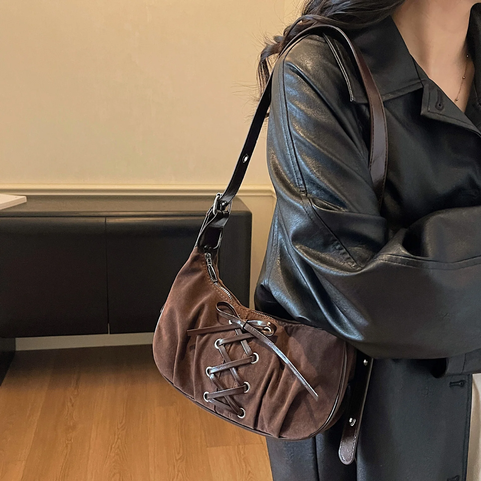 حقيبة على شكل هلال على شكل قمر 2025، محفظة تحت الإبط للنساء، حقيبة كتف فاخرة، حقيبة عصرية من النهار إلى الليل، حقيبة حبال مزخرفة #4