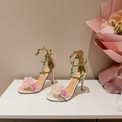 Saltos altos de verão para mulheres, sandálias com cordões, sapatos de banquete de casamento, design de flores, rosa, doce