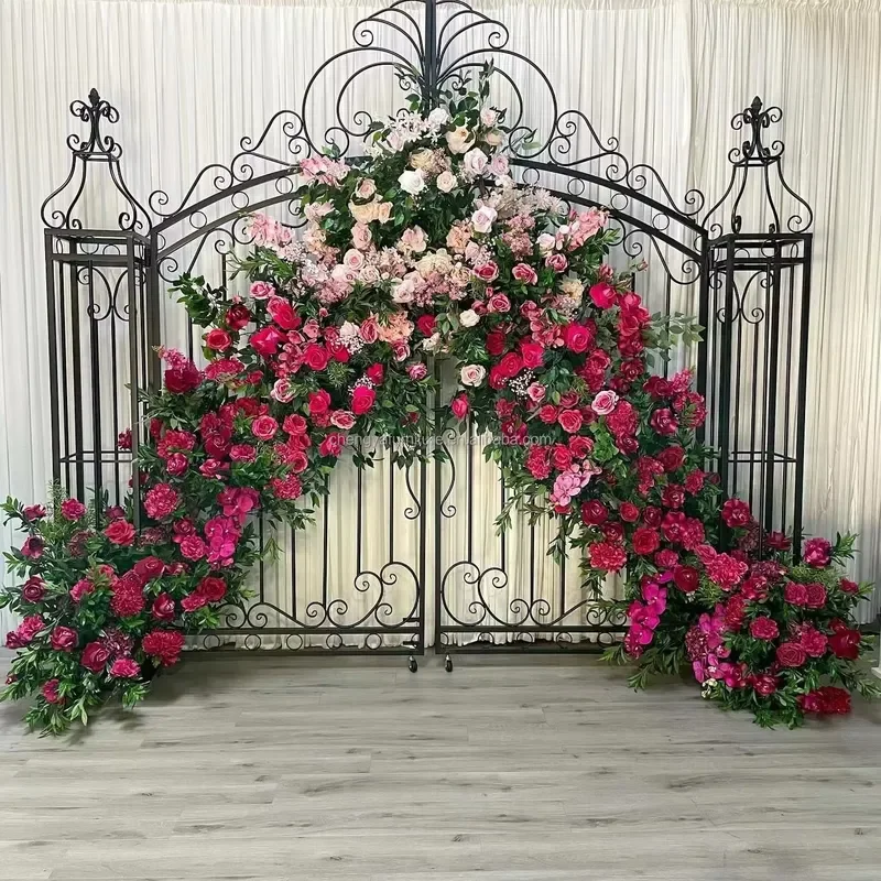 Hot Sale Popular Gold Metal Gate for Wedding Decoration