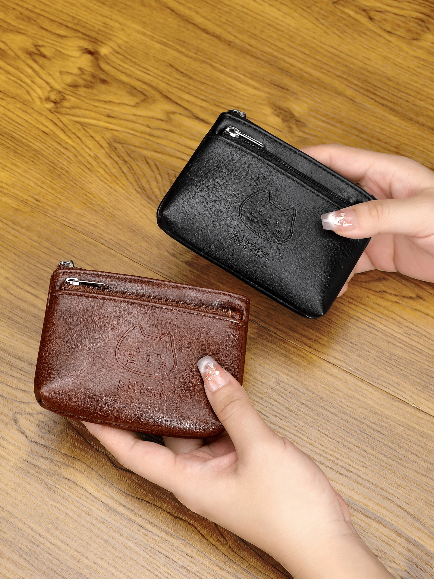 

Кошелек ручной работы 2025: Новая маленькая ретро-сумочка для мелочи, держатель для водительских прав, картхолдер на молнии для молодых женщин