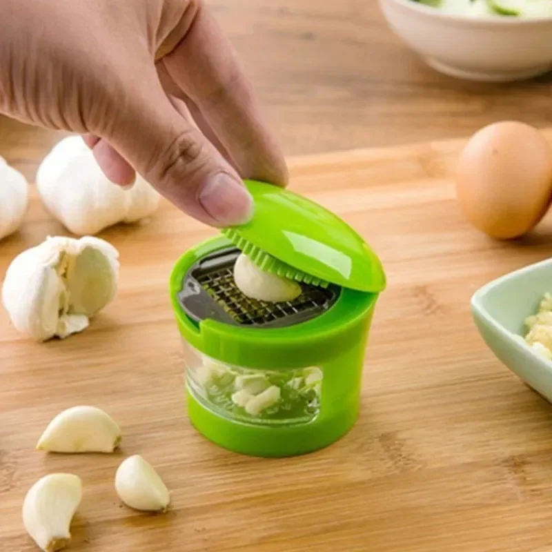 Hand Press Garlic Grater Mini Portable ABS Stainless Steel Garlic Chopper Slicer Crusher Presser Grinding Tool Kitchen Accessory