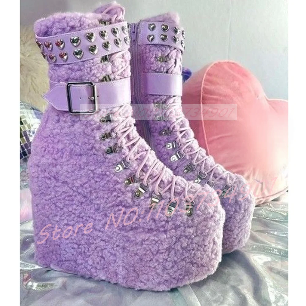 Botas de plataforma con tachuelas en forma de corazón de piel sintética Sherpa para mujer, con tacón de cuña, cálidas para el invierno, estilo gótico dulce, con cremallera lateral, correa con hebilla y cordones.