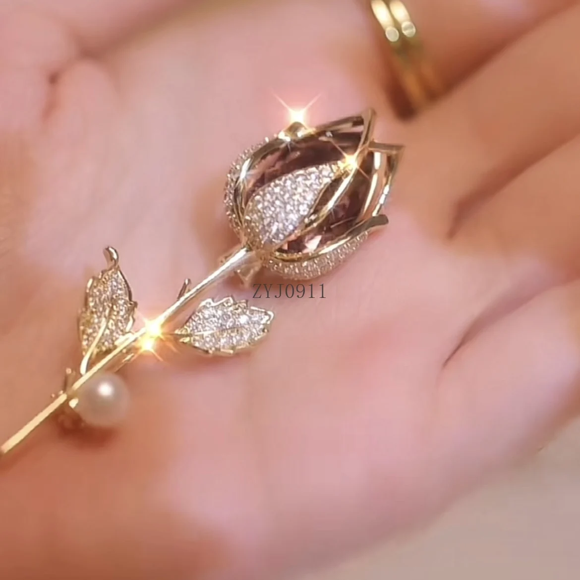 Blumenpullover, Mantel, Tulpenbrosche, High-End-Corsage-Anstecknadel für Damen