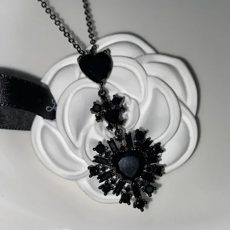 MDLFES مويسان الماس نمط لوليتا القلب استرخى الذهب الأسود مطلي مايكرو زركونيا الماس سبج القلب وأقراط