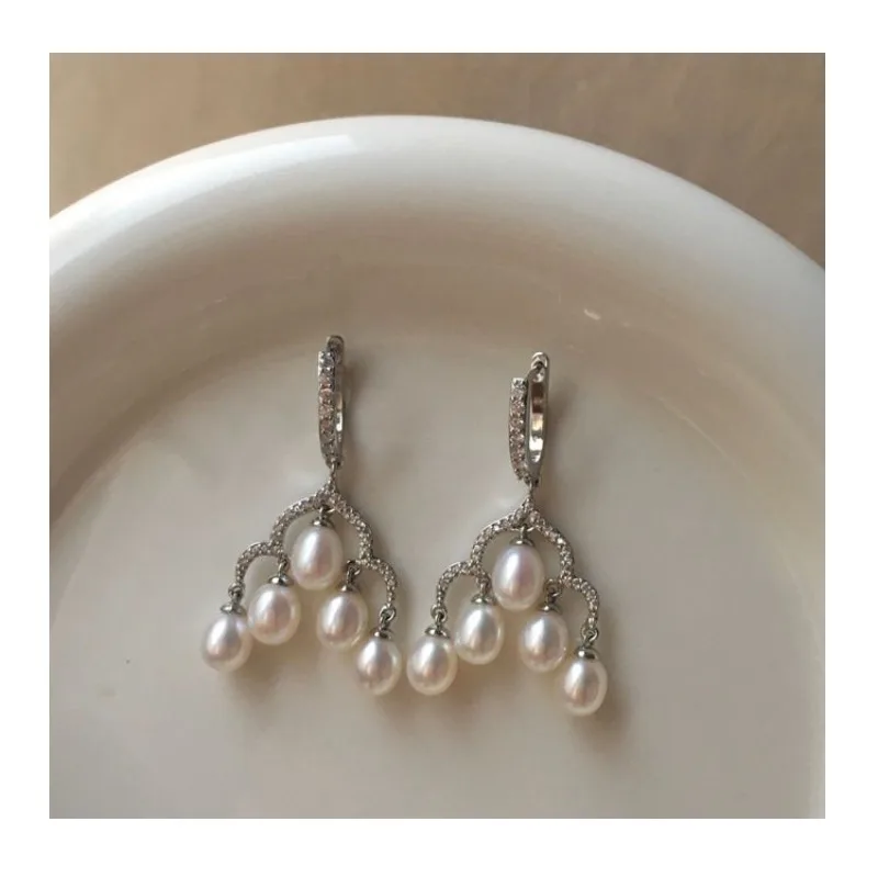 

French Minimalist Court Retro Artificial Pearl Stud Earrings Femininity Elegant and Versatile High-end Full Ear Buckle Earrings