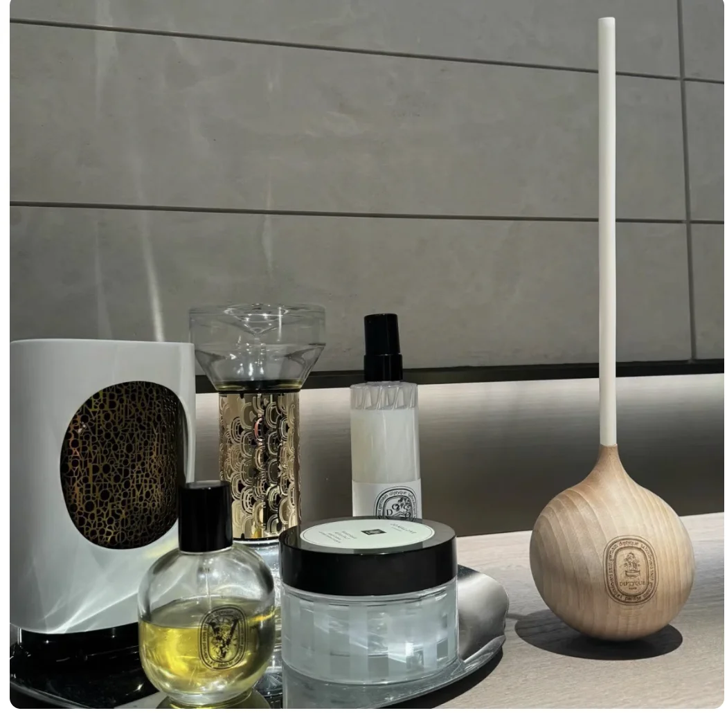 Luxury Aromatherapy Tumbler Swinging Aroma Diffuser Wooden Ball Ceramic Rod Pulp Fruit Aroma Christmas Gift Box Home Decoration