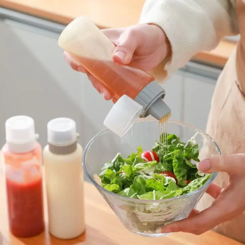 Five-hole squeeze jar for tomato sauce - transparent plastic nozzle food-grade empty bottle