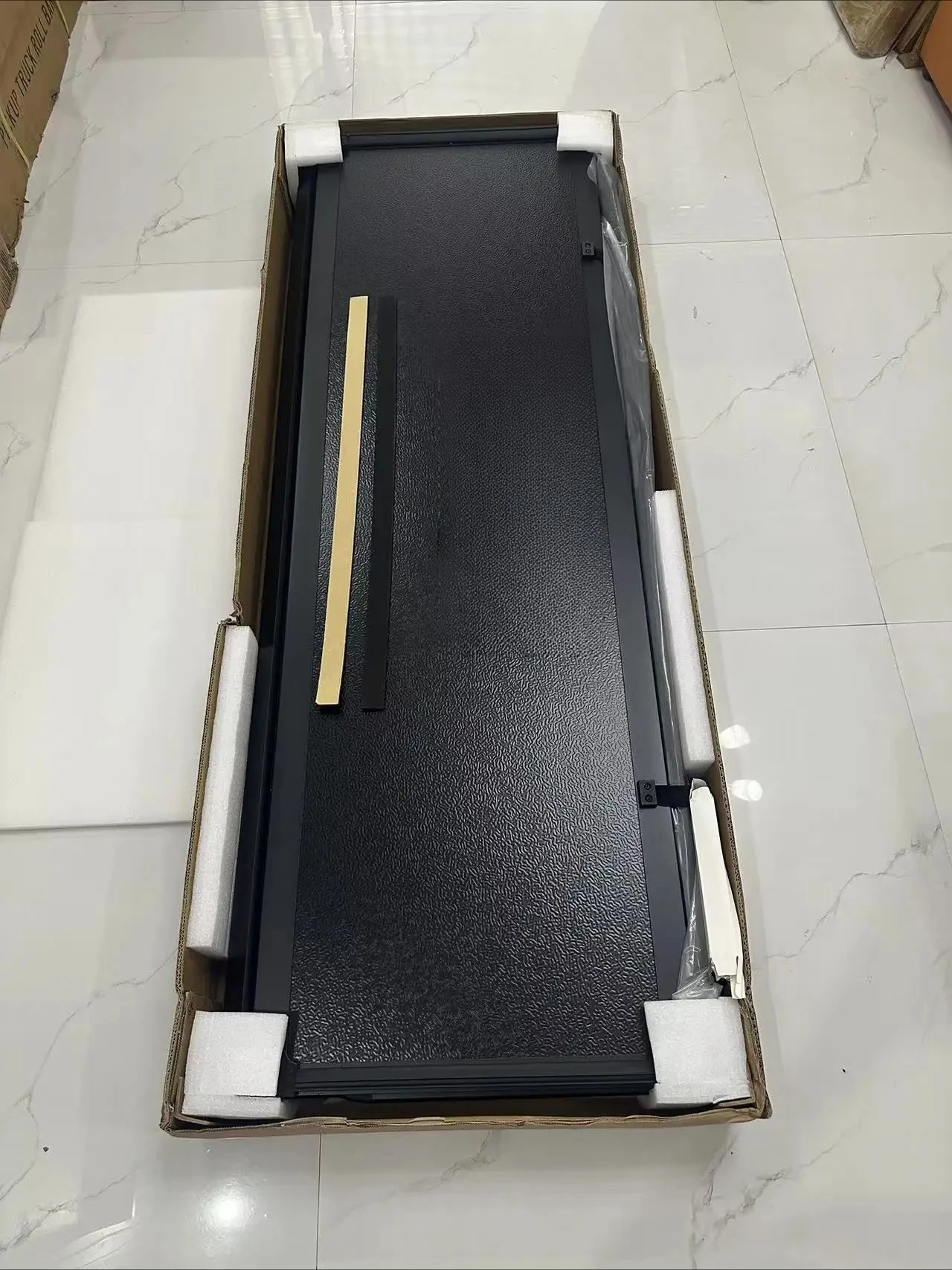 Customized Truck Canopy For JMC Grang Avenue Aluminum High-quality Hard Tri-Fold Cover Pickup Sliding Tonneau Cover